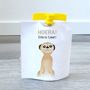 Knijpfruit wikkel safari jungle dier – Stokstaartje – Printable