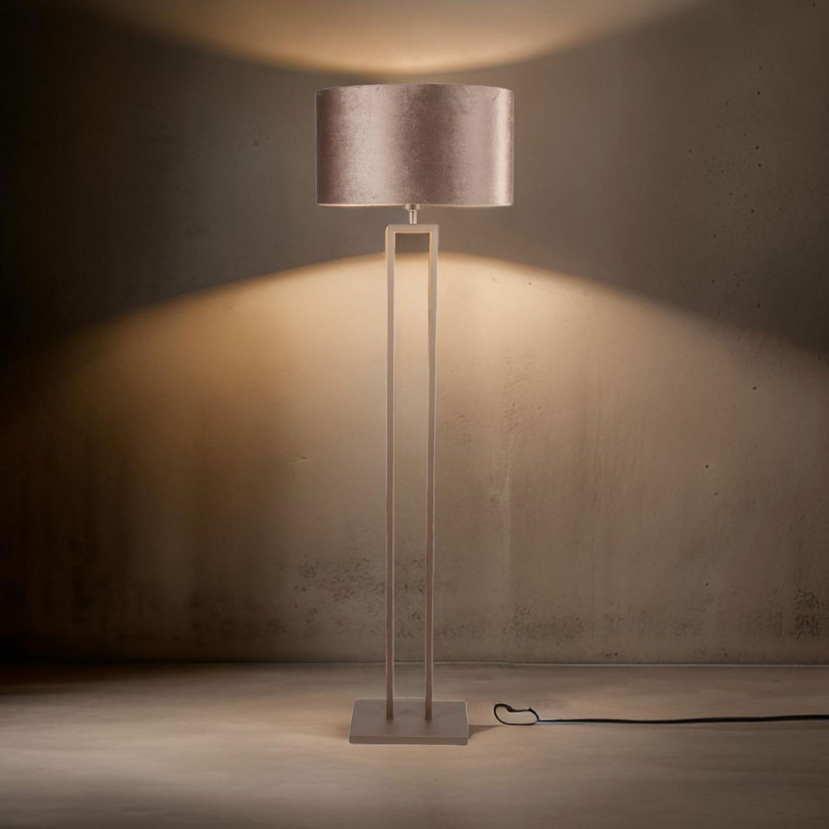 Bronskleurige staande lamp Monza met ovale velvet kap – Earth on gold 45 cm - Afbeelding 3