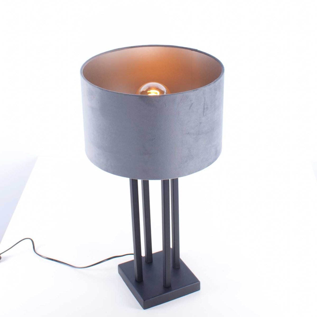 Tafellamp zwart | Grijze velours kap - Afbeelding 3